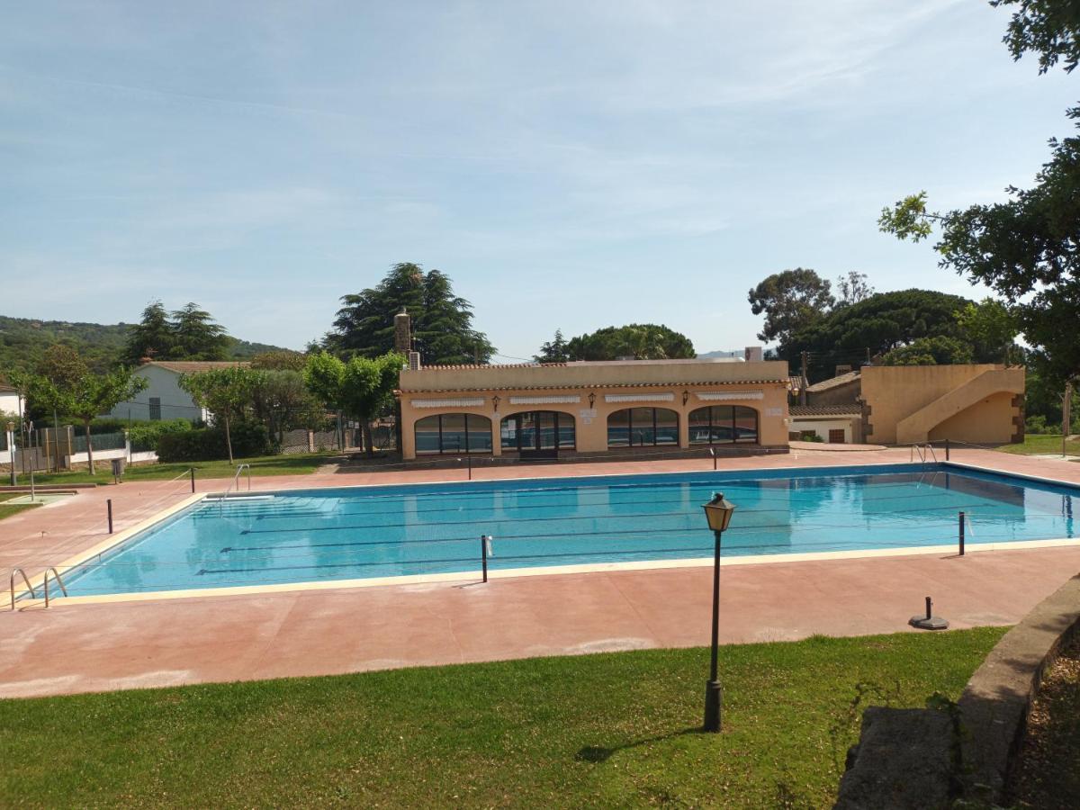 Apartamento Loft, Jardin Y Piscina Privada Romanya de la Selva Exterior photo