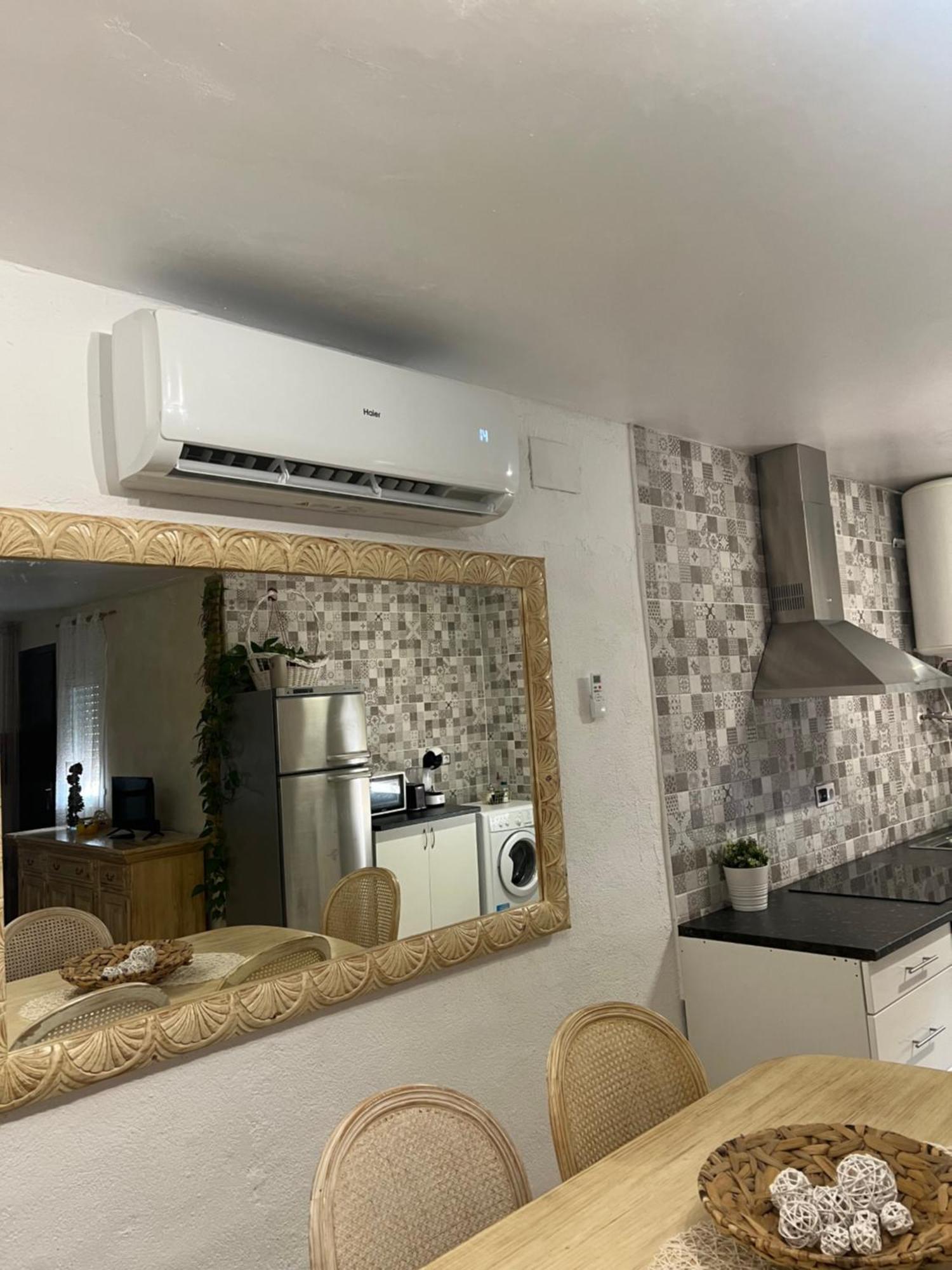 Apartamento Loft, Jardin Y Piscina Privada Romanya de la Selva Exterior photo
